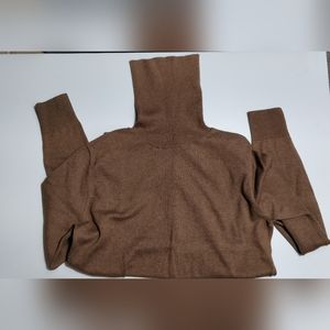 Turtleneck sweater (camel)